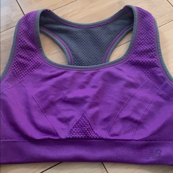New ballance reversable sports bra - Picture 3 of 4